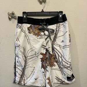 Mossy Oak Men's Camouflage Board Shorts - White and Brown